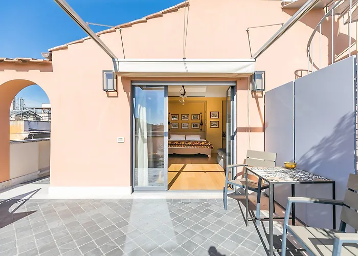 래러티 스위트 게스트하우스 4*