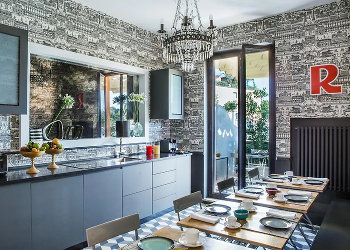 래러티 스위트 4*